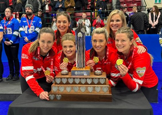 Team Homan won the 2025 Scotties Tournament of Hearts on Sunday, Feb. 23, 2025 at Fort William Gardens. From left: Skip Rachel Homan, alternate Rachelle Brown, third Tracy Fleury, lead Emma Miskew and lead Sarah Wilkes. (Leith Dunick, tbnewswatch.com)