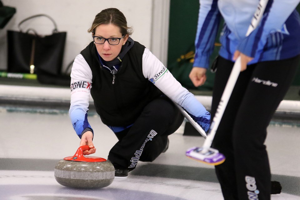 Defending Northern Ontario Scotties champion Krista McCarville delivers a shot on Saturday, Jan. 14, 2017 at Port Arthur Curling Club during the Major League of Curling third-place game (Leith Dunick, tbnewswatch.com). 