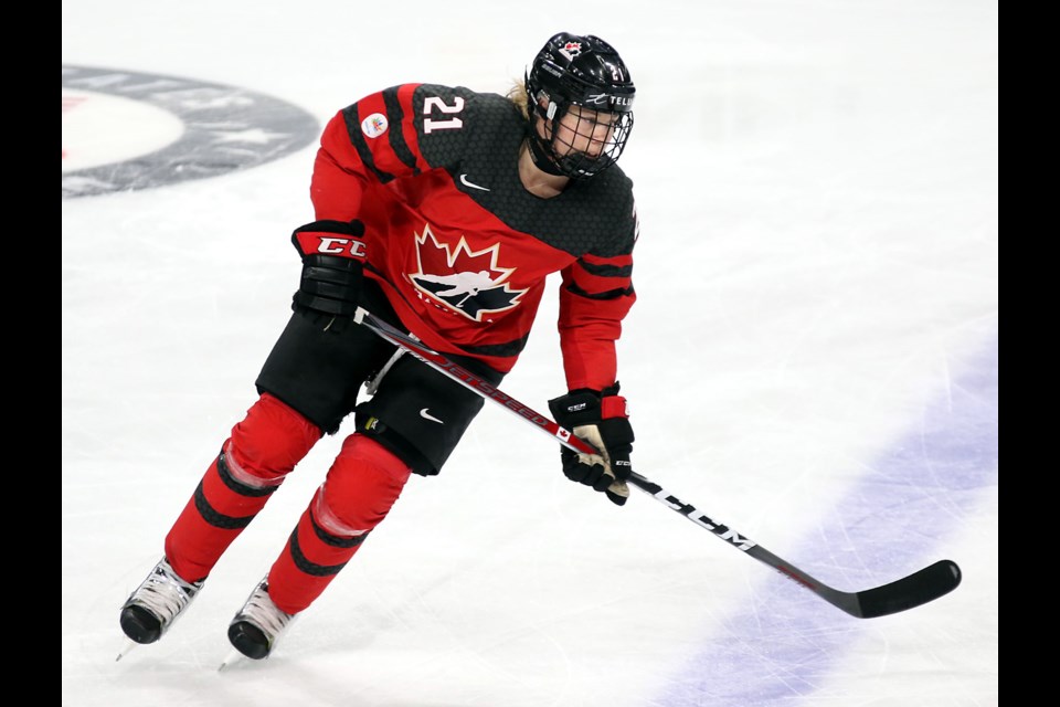 Canada's Haley Irwin of Thunder Bay warms up prior to an exhibition game against the United States on Sunday, Dec. 3, 2017 at the Xcel Energy Centre in St. Paul, Minn. (Leith Dunick, tbnewswatch.com)