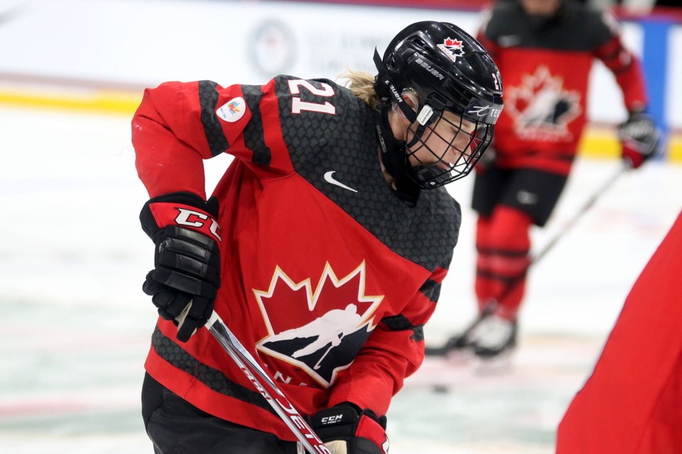 Canada's Haley Irwin of Thunder Bay warms up prior to an exhibition game against the United States on Sunday, Dec. 3, 2017 at the Xcel Energy Centre in St. Paul, Minn. (Leith Dunick, tbnewswatch.com)