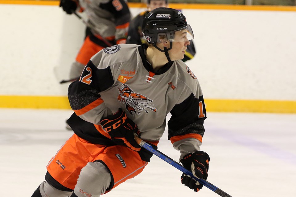 Jeremy Dunmore had a goal and two assists for the Kam River Fighting Walleye on Saturday, Oct. 15, 2022 at the Norwest Arena. (Leith Dunick, tbnewswatch.com)