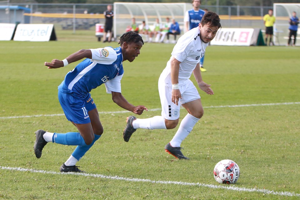 Thunder Bay's Abdoul Karim Pare looks for a shot opportunity against Bavarian United on Wednesday, July 12, 2023. (Leith Dunick, tbnewswatch.com)