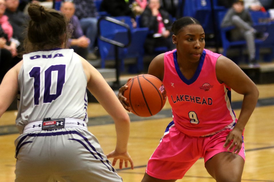 Tiffany Reyholds (right) had 16 points and seven rebounds for Lakehead  on Saturday, Jan. 26, 2019. (Leith Dunick, tbnewswatch.com)