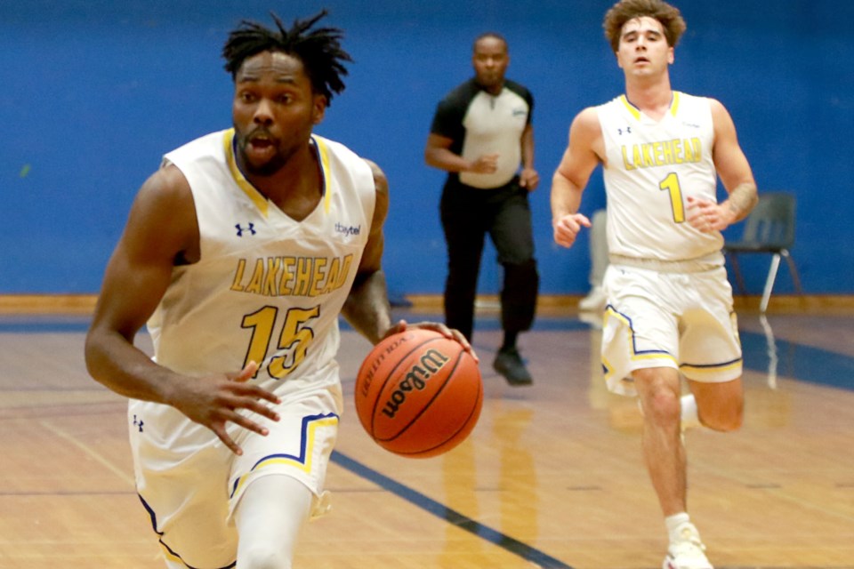 Chume Nwgwe dribbles the ball for Lakehead on Friday, Jan. 5, 2024. (Leith Dunick, tbnewswatch.com)