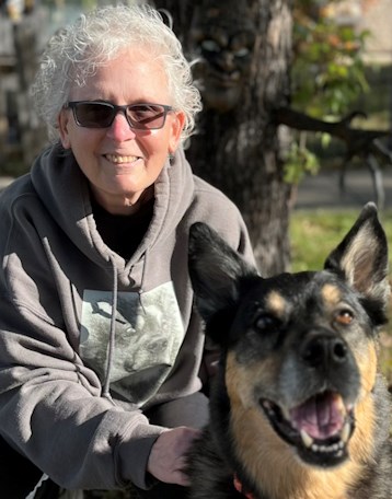reinelt-mari-w-dog