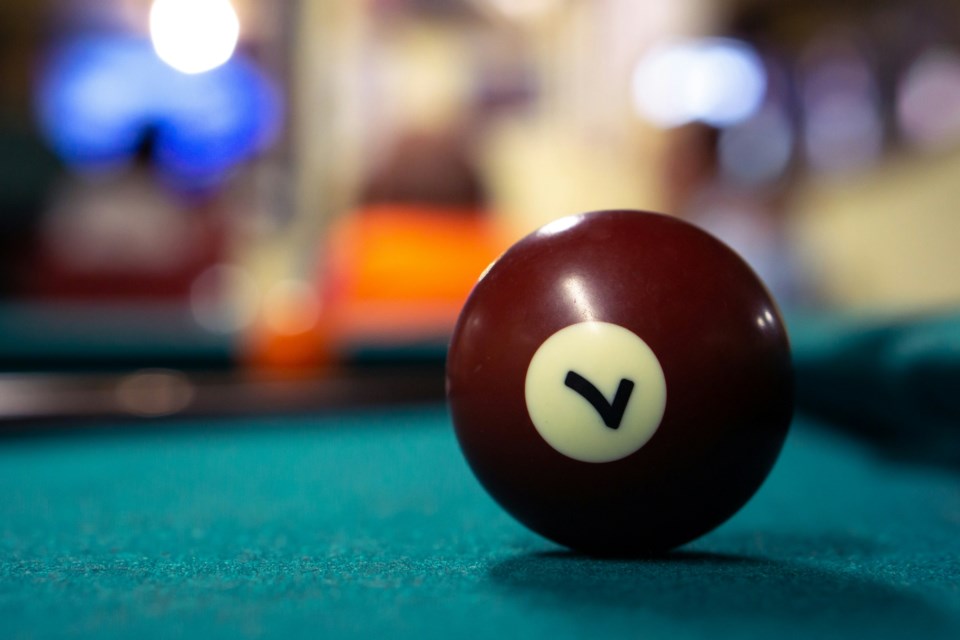 pool-ball-billiard-ball-pool-table