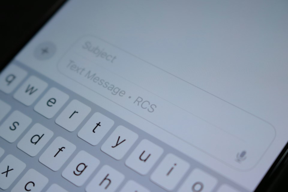 text-message-phone-cellphone-screen
