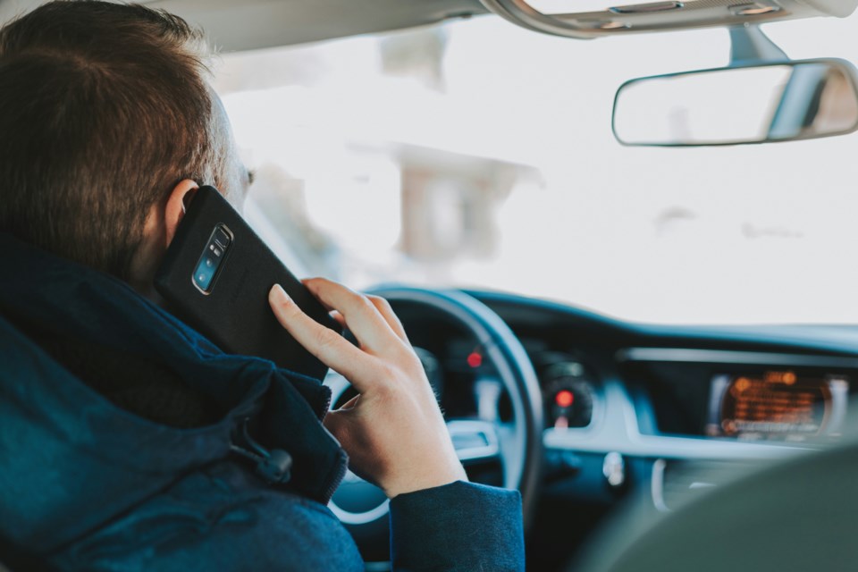 texting-driving-text-message-behind-the-wheel