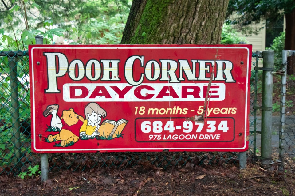 Vancouver,,Canada,-,May,17,2020:,View,Of,Sign,Pooh,Corner