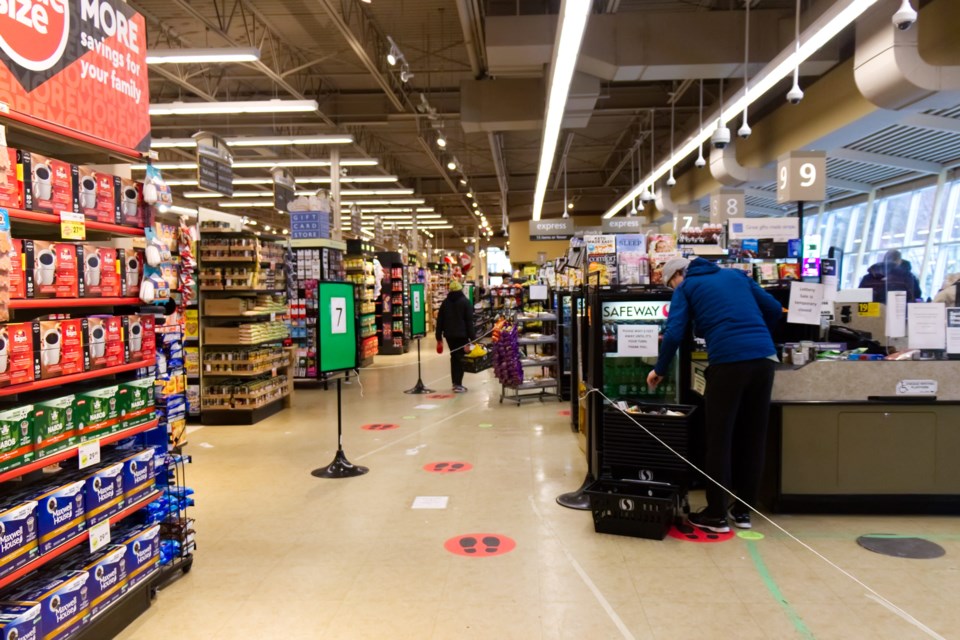 Vancouver,,Canada,-,Mar,28,2020:,Supermarket,&#8221;safeway&#8221;,Is,Limiting,The