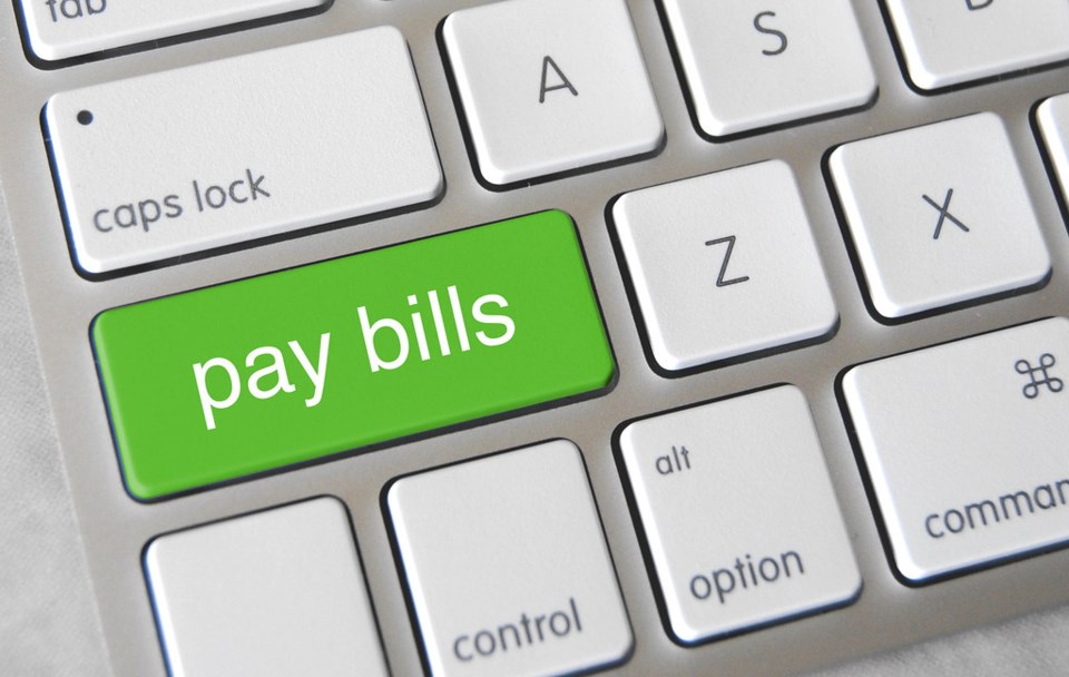 Pay-bills-creditGotCredit-licensedunderCCby2.0