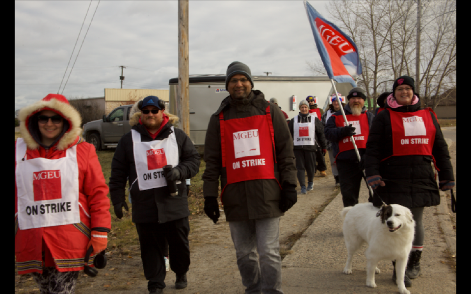 mpi-strike-picket-lines