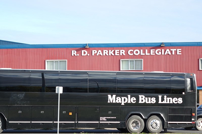 maple-bus-lines-coach-in-thompson-2018