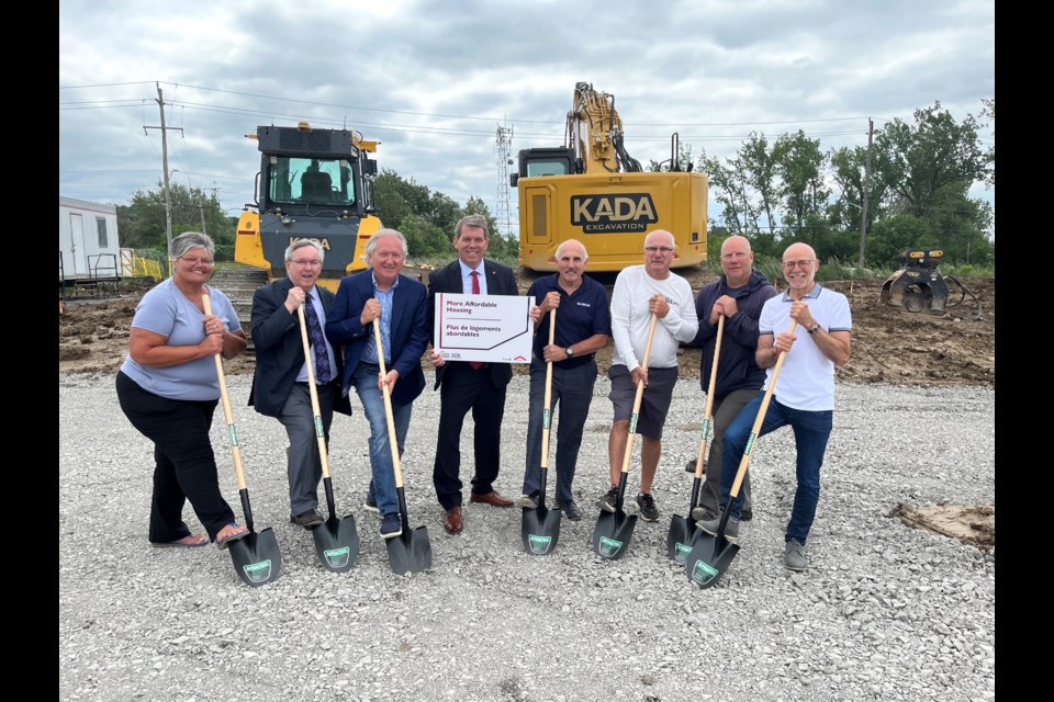 Councillor Nella Dekker, Regional Chair Jim Bradley, Mayor Terry Ugulini, MP Vance Badawey, Regional Councillor Tim Whalen, TMNPH board members John Kenny and Councillor Ken Sentance, Councillor Tim O'Hare.