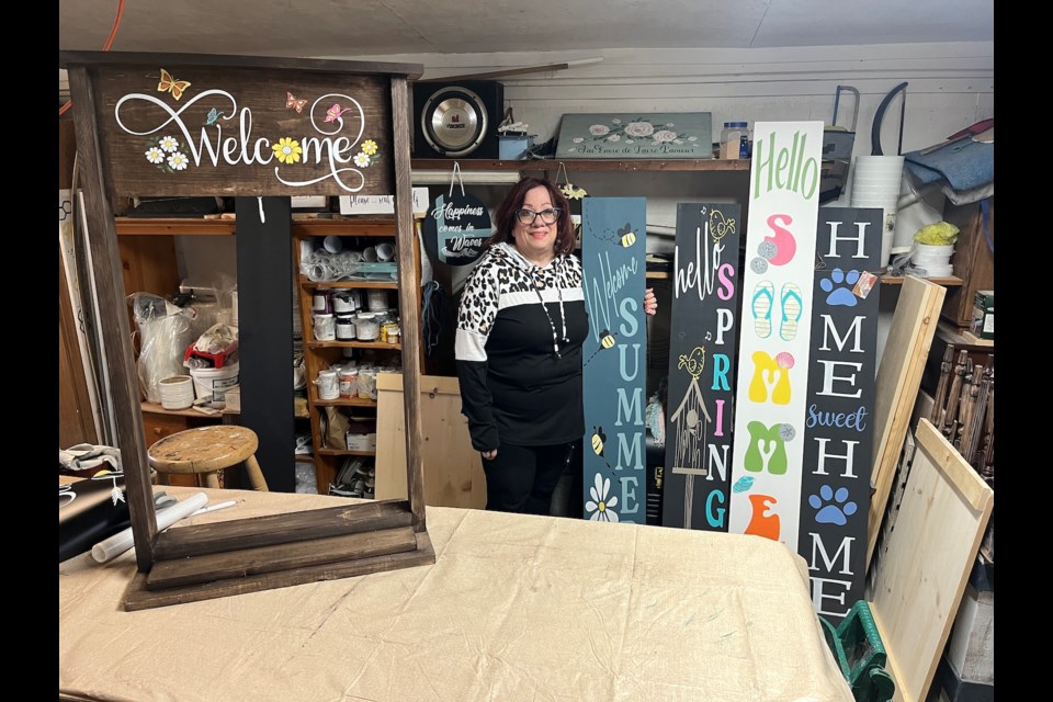 Roseanne Kitney loves making porch signs. "It’s very calming for me," she says. "I’ve always painted or done different things so doing it on signs is something completely new."