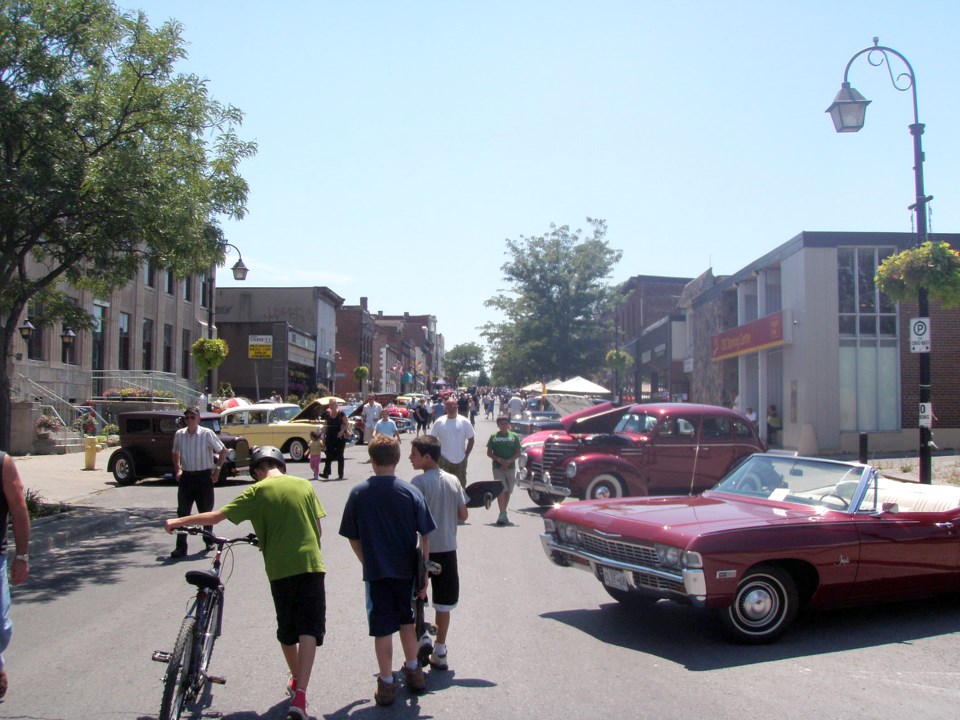 past-thorold-car show