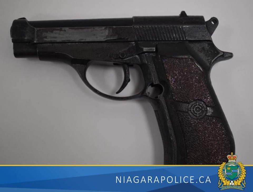 2021-06-09 - Man-Arrested-in-St.-Catharines-After-Armed-Person-Call-2021-57576-air-pistol