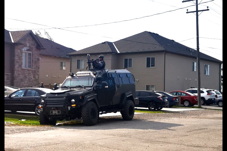 S.W.A.T. team surrounded 44 Cleveland Street this morning and an arrest was eventually made. Alicia Liddycoat / Thorold News