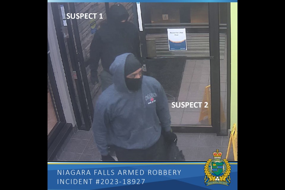 Two suspects wanted by Niagara police.