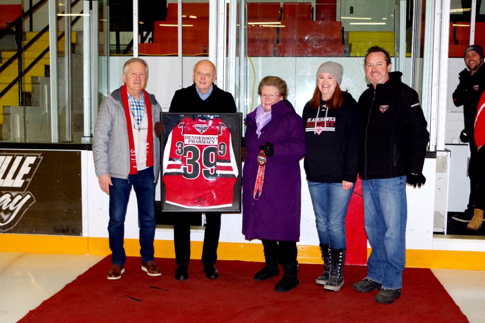  Pictured (l-r) Mayor Terry Ugulini, John and Cathy Henderson, Sarah Miller and Jamie Drummond of the TAAA. Bob Liddycoat/ ThoroldNews