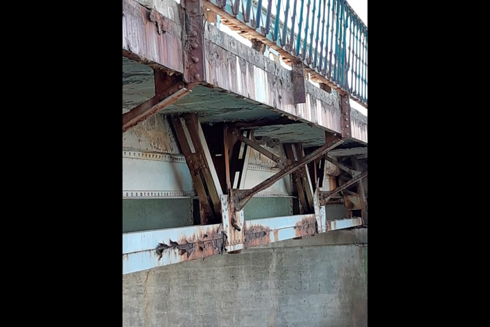 Bridge showing severe wear. Photo / Jack Strohak/Eric Bent
