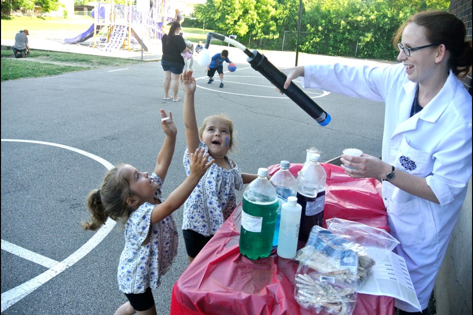 Students at Prince of Wales school take part in Mad Science at the Fun Fair. Bob Liddycoat / Thorold News