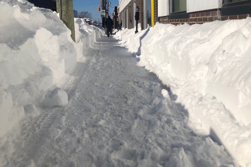 2020-11-16 winter sidewalks MH
