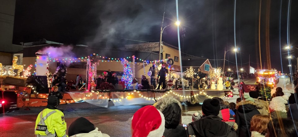 2023-11-20-santaclausparadecot