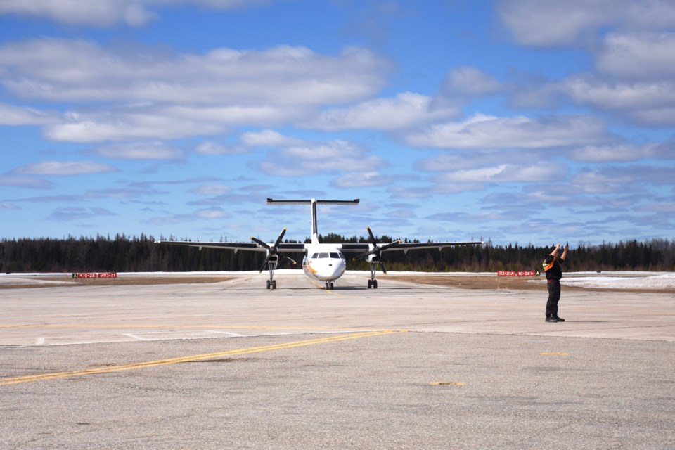 2019-04-15 Plane Timmins Airport MH
