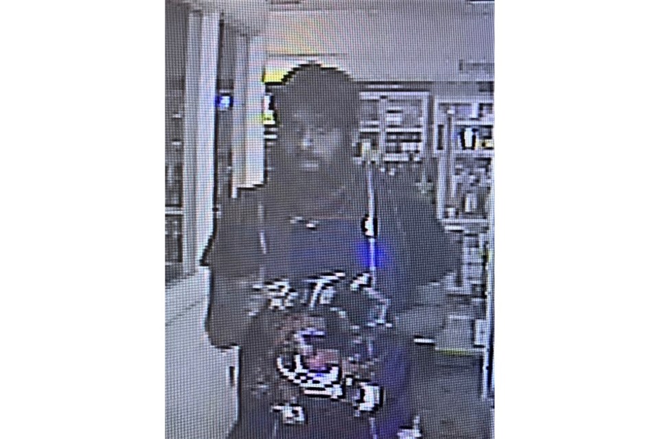 The suspect in an LCBO theft on Sept. 8, 2021.