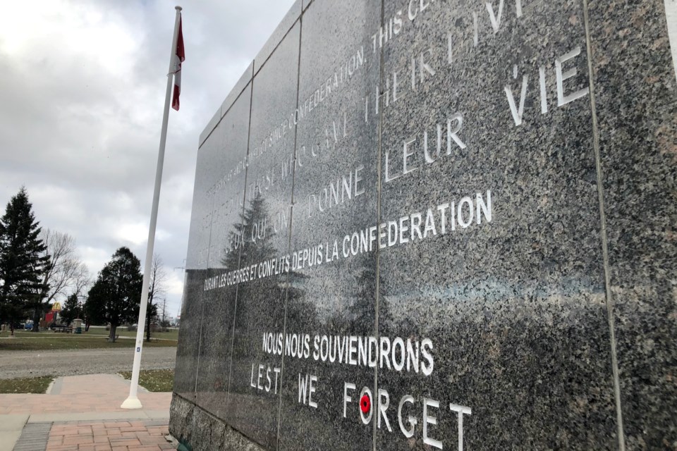 USED 2017-11-07 Timmins Cenotaph MH