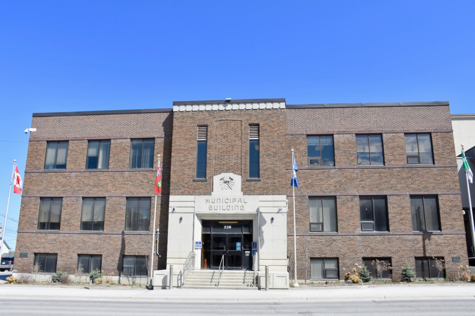 2018-05-07 Timmins City Hall2 MH