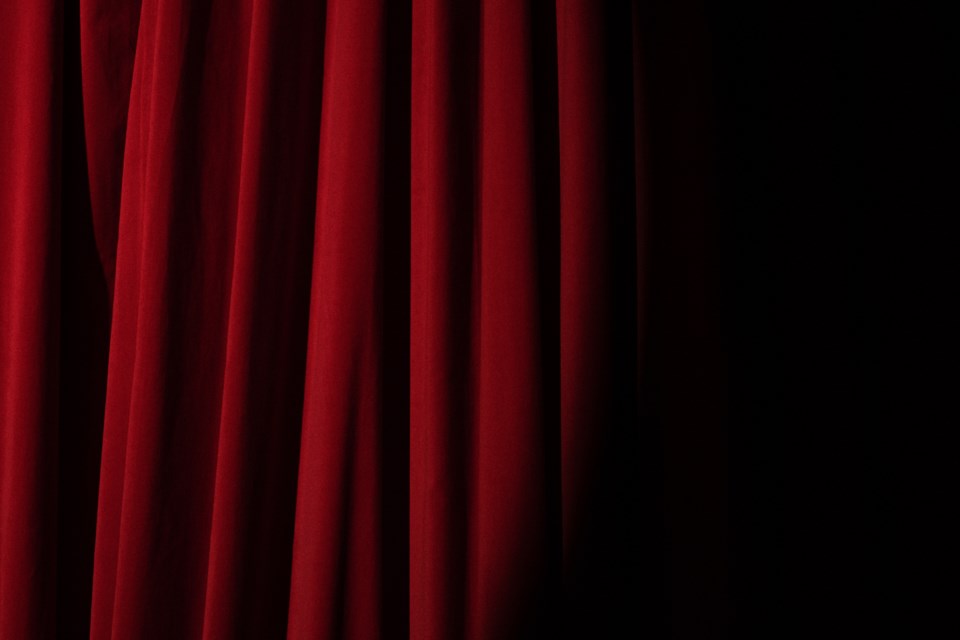 2021-03-31 Curtain PEXELS