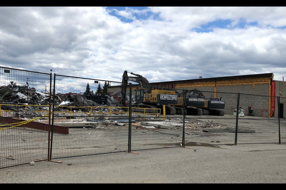 Demolition of the old Sears building at Timmins Square began earlier this week. Part of the area will be used to create a Back Yard for the enjoyment of tenant and customers.