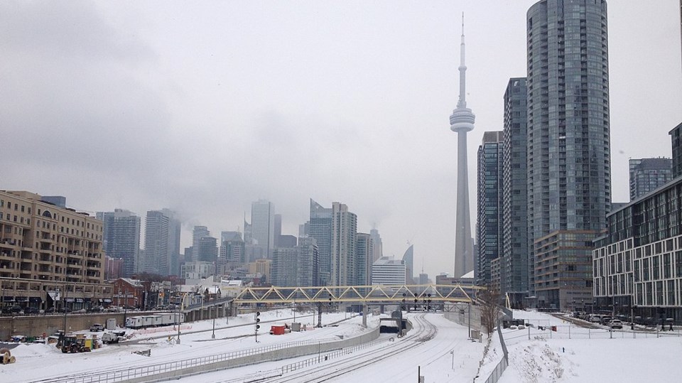 1024px-toronto_rail_corridor_in_the_snow_22037585454