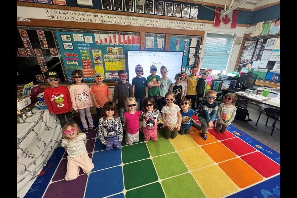 The Kindergarten Chattargoon Tuesday/Thursday class sported a chill look during sunglasses day.