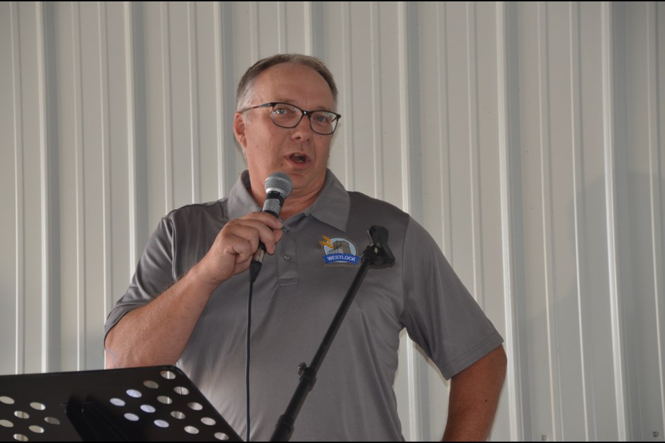 MC and Seed Plant Board Chair Colin Felstad.