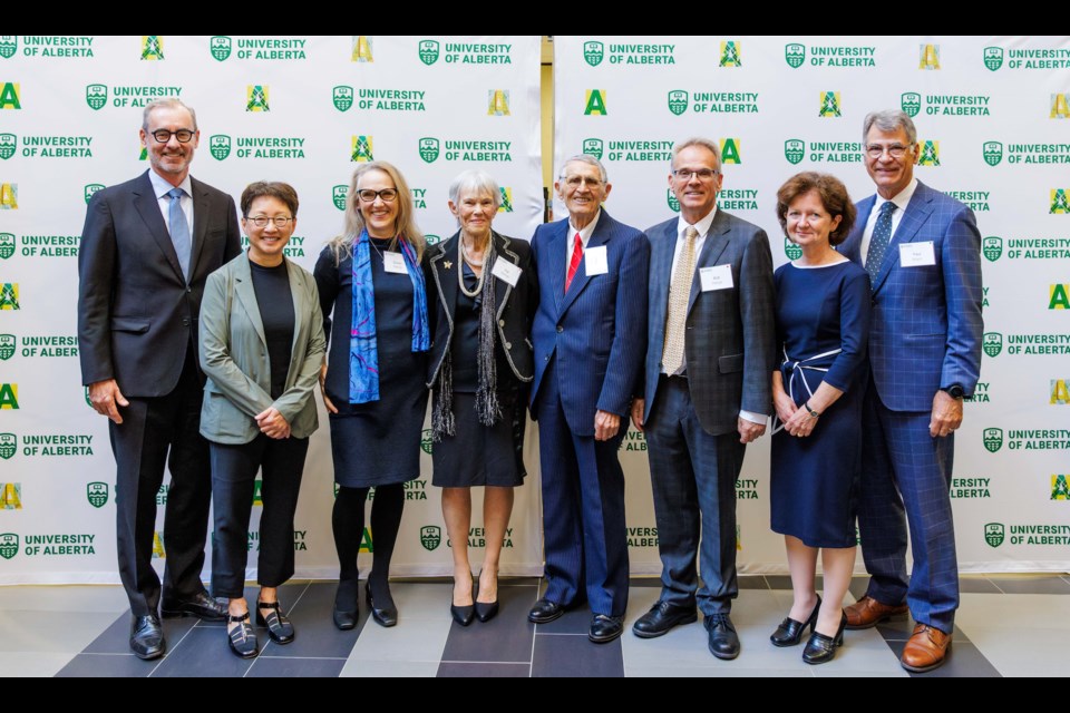 L-R: Bill Flanagan, U of A President and Vice-Chancellor, Verna Yiu, Provost & Vice-President Academic, Dr. Susan Petryk, Pat Petryk, Mike Petryk, Bob Petryk 
Dr. Brenda Hemmelgarn, Dean, Faculty of Medicine & Dentistry, and Dr. Paul Major, Chair, School of Dentistry. 