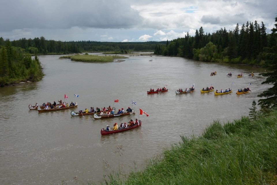 2017-canoe-brigade-vm