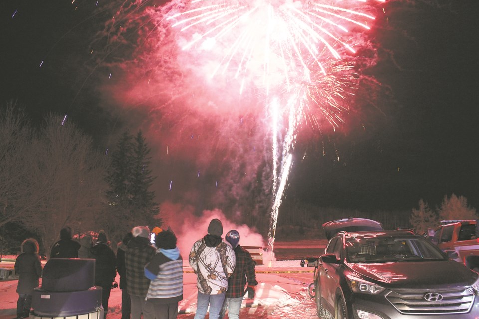 Athabasca kicked off the Christmas season in style Nov. 20-21, with local businesses putting their best wares up for sale and offering great deals around town. Friday night was a bit chilly, but residents came out to finish off the night with an impressive fireworks display.

Heather Stocking/AA