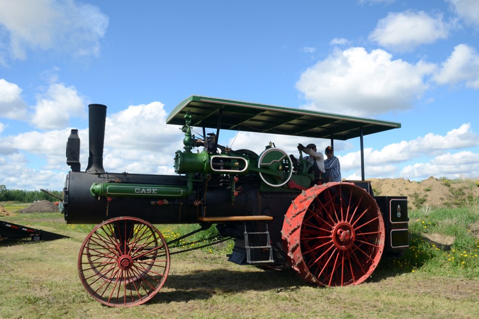 Classic Case tractor Les Dunord