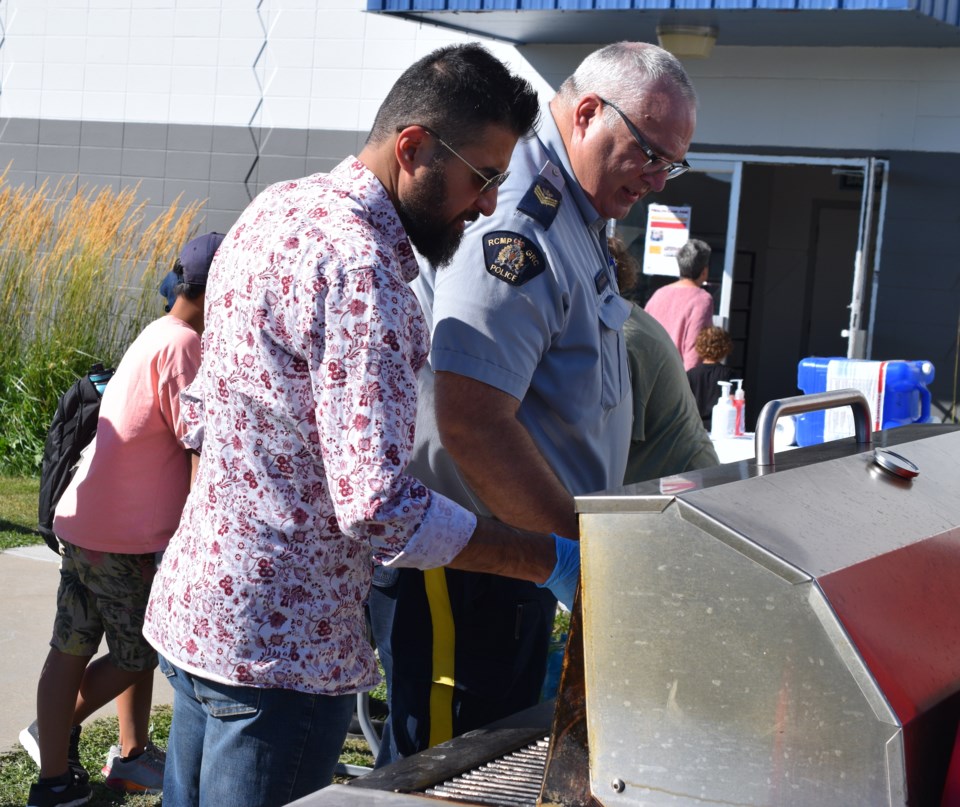 dodds-and-assaf-at-bbq-copy