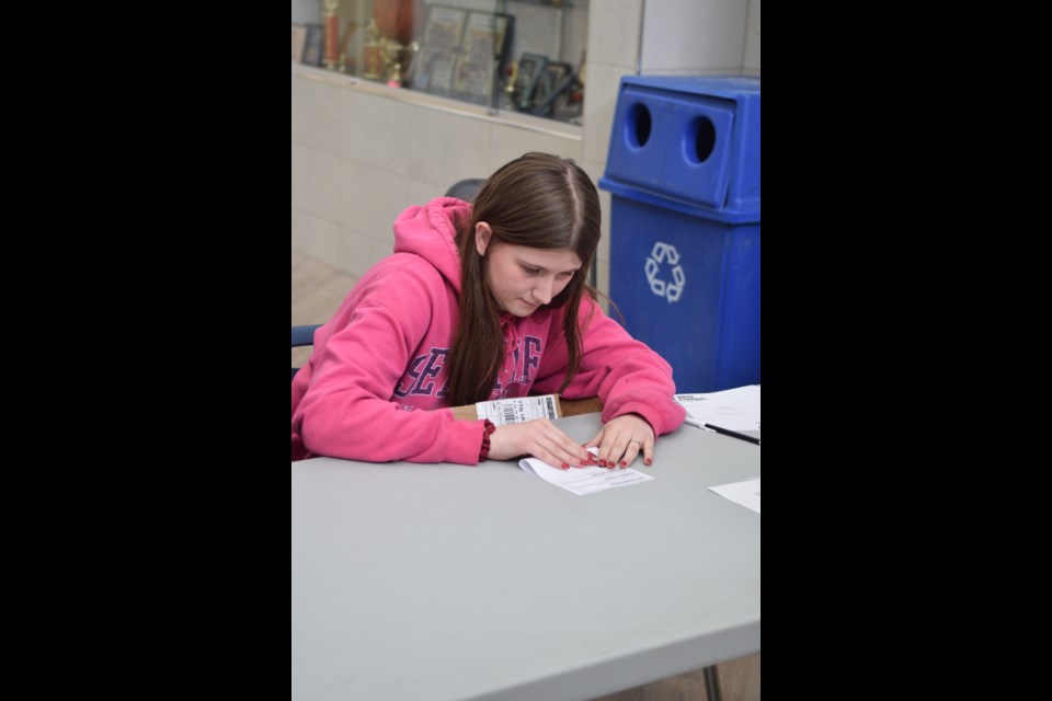 BCHS Grade 9 Jasmine Pound student preparing a ballot.