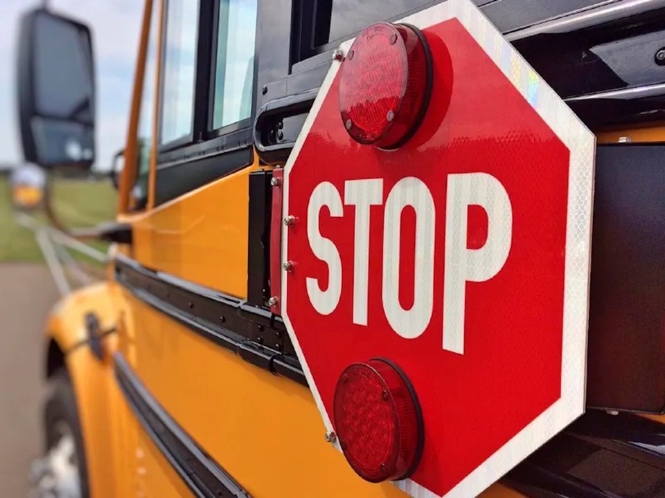 school-bus-stop-sign