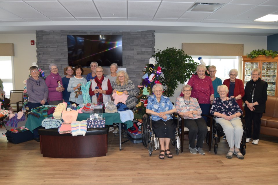 knitting-club-group-copy1
