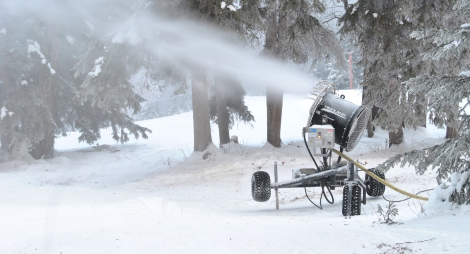 Misty snow gun cropped
