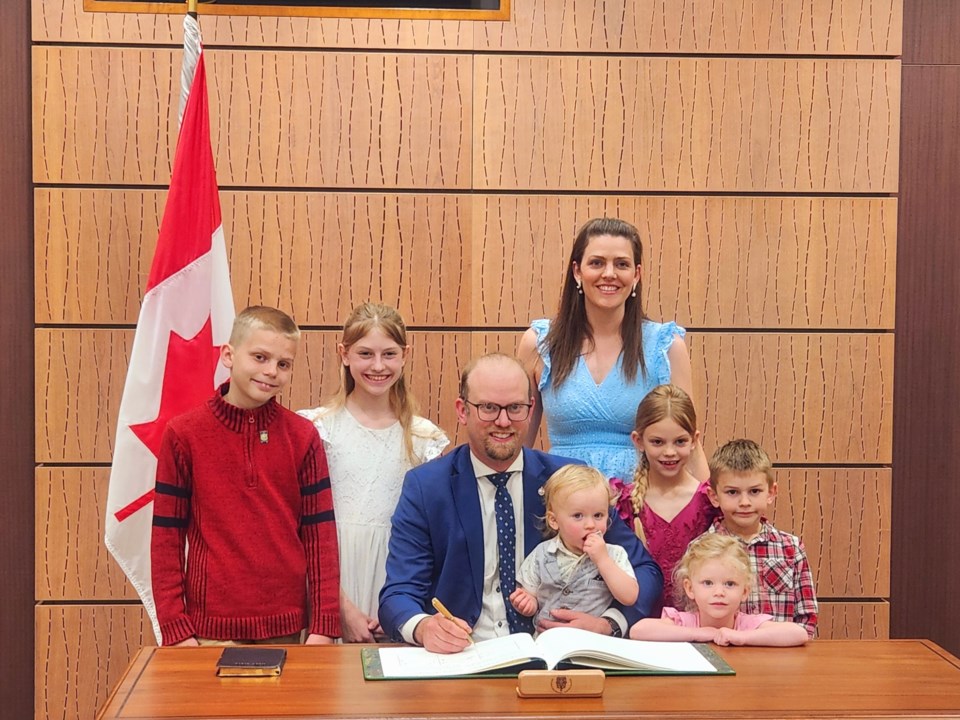 mp-viersen-with-family-copy