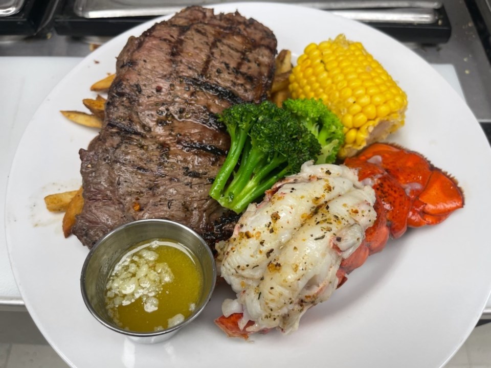 new-york-steak_johnnys-eatery