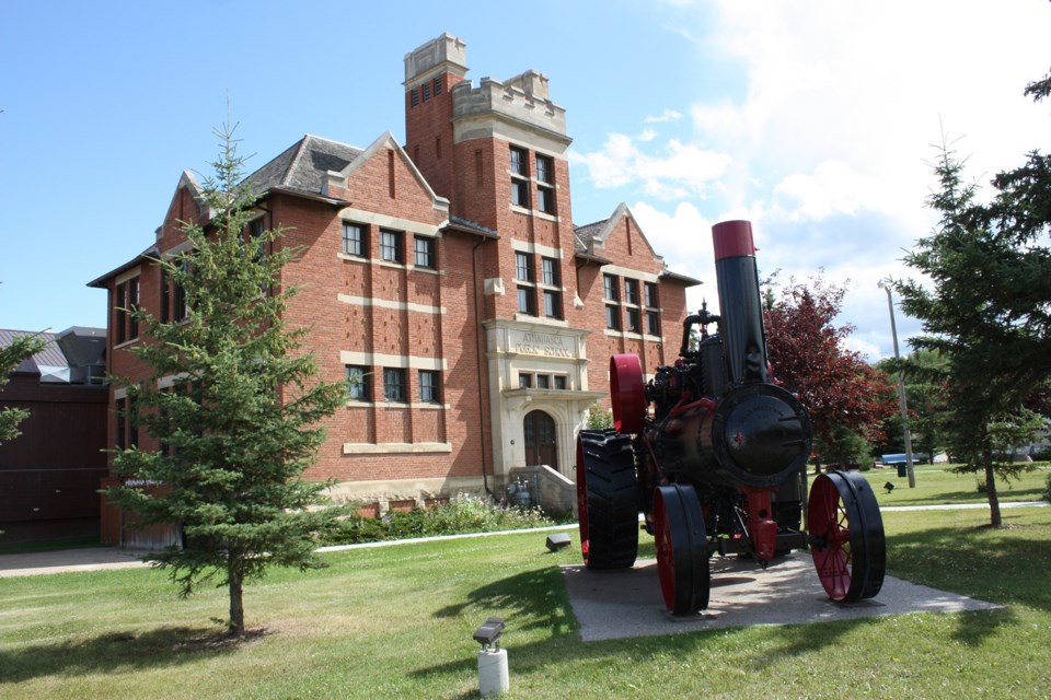 Old Brick School Athabasca cZ