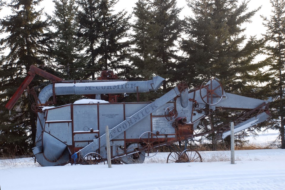 Old thresher Les Dunford